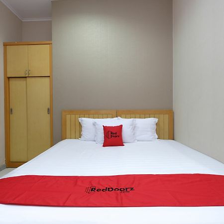Reddoorz Plus Near Simpang Lima Semarang Exteriör bild