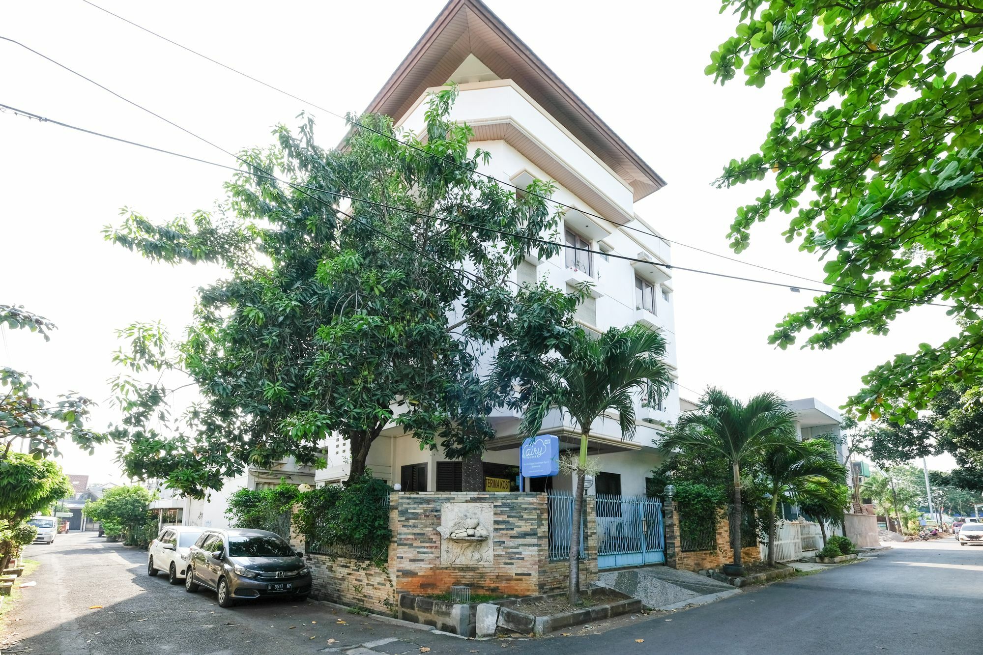 Reddoorz Plus Near Simpang Lima Semarang Exteriör bild