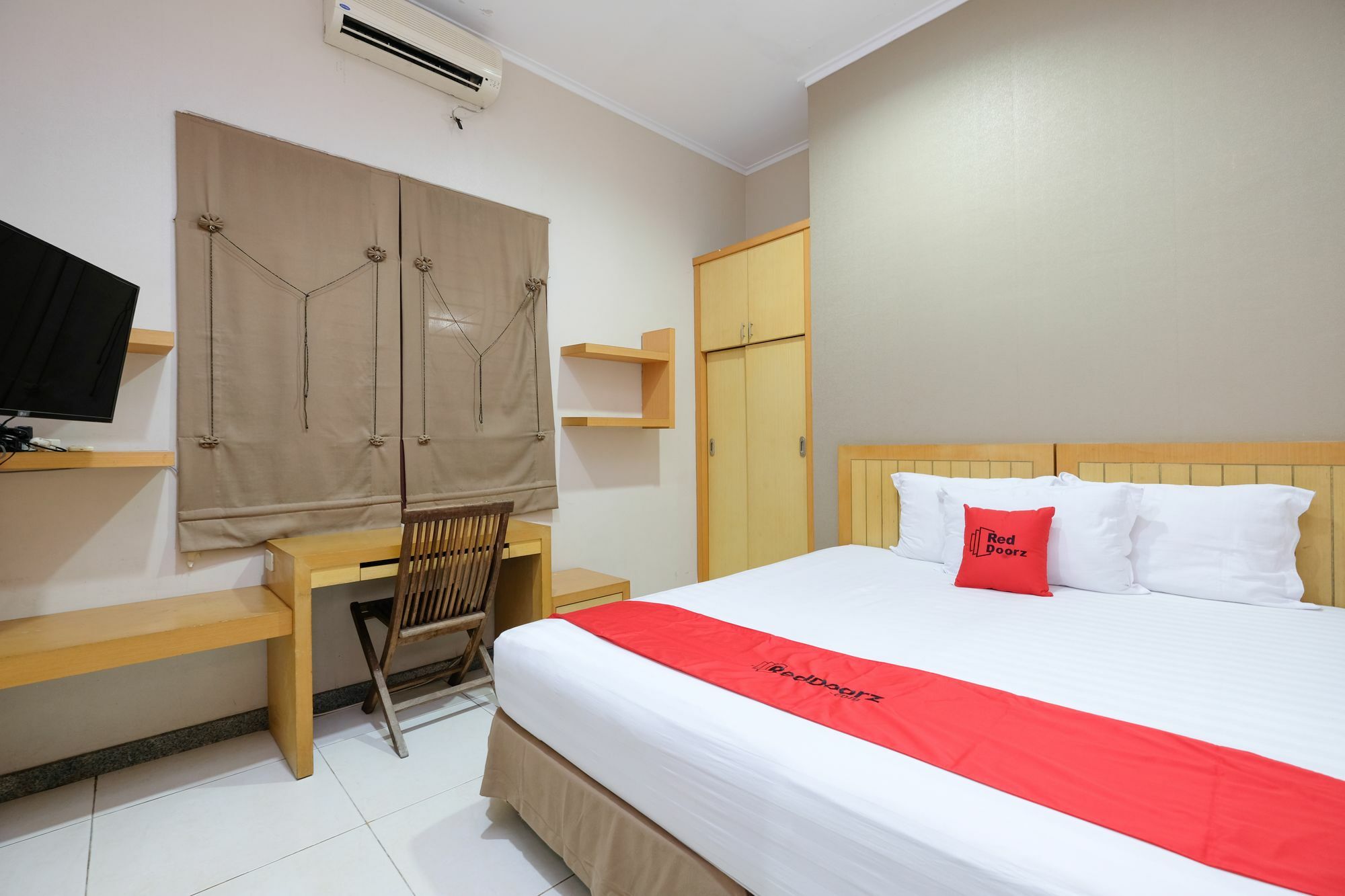 Reddoorz Plus Near Simpang Lima Semarang Exteriör bild